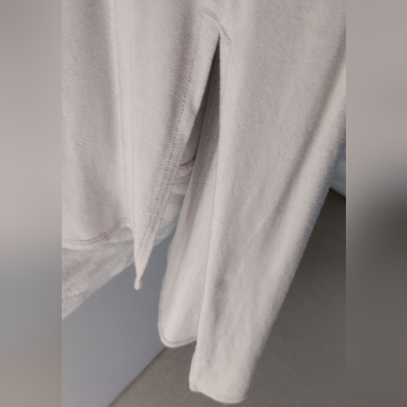 Stella Carakasi woman's sleeveless tunic. EUC. Size Medium. - Picture 2 of 7